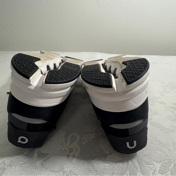 On Running Cloudrift Running Shoe Men’s 9 Black/White Like New - Picture 11 of 15